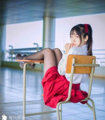 《年轻的老师》免费观看_高清免费在线播放